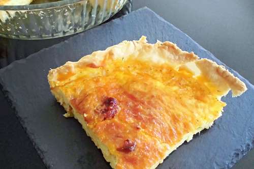 Αφράτη Τυρόπιτα με Λουκάνικο