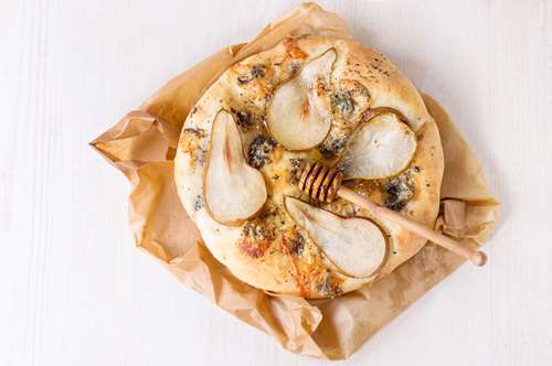 Κέικ με Μπλε Τυρί, Καρύδια και Αχλάδια