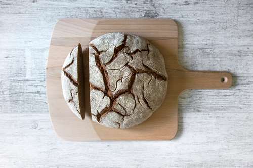 Χωριάτικο Ψωμί με Μπαχαρικά