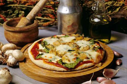 Πίτσα με Μπακαλιάρο και Πιπεριές