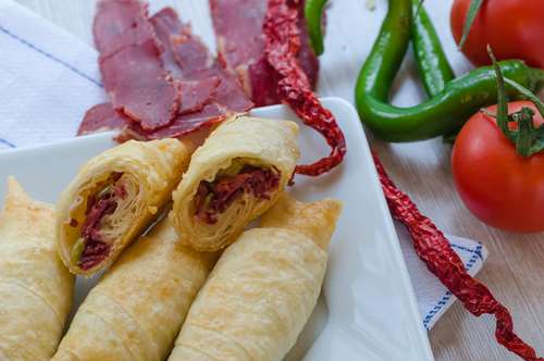 Φλογέρες με Παστουρμά