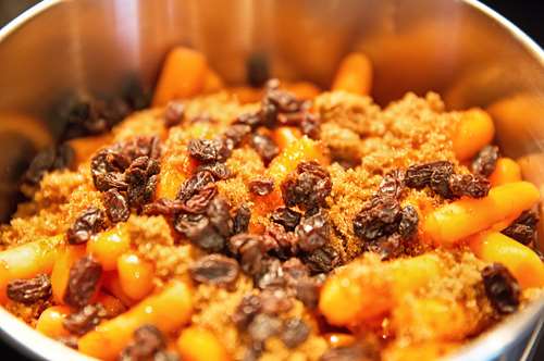 Τουρλού με Σταφίδες και Κουκουνάρι