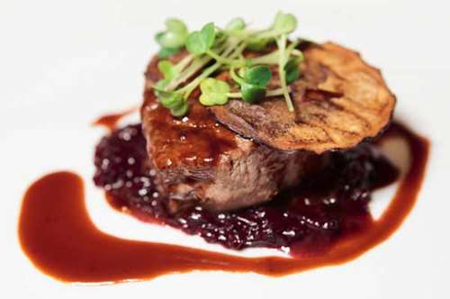 Μοσχαρίσιο συκώτι με σάλτσα από κεράσια