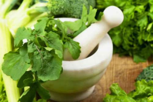 Με τα χόρτα της άνοιξης 