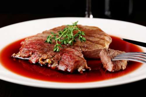 Φαγητά μαγειρεμένα με κρασί