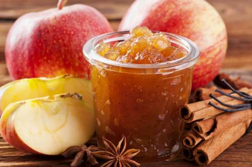 10 συνταγές για μαρμελάδες και τσάτνεϊ της εποχής