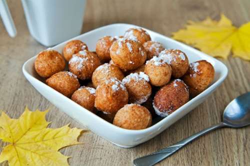 Λουκουμάδες, οι διεθνείς