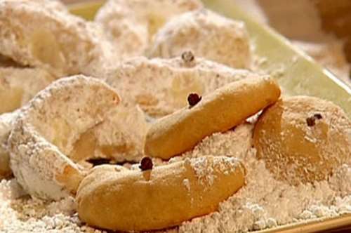 Φτιάχνουμε κουραμπιέδες!