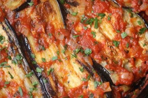 Τηγανητές μελιτζάνες με σάλτσα ντομάτα