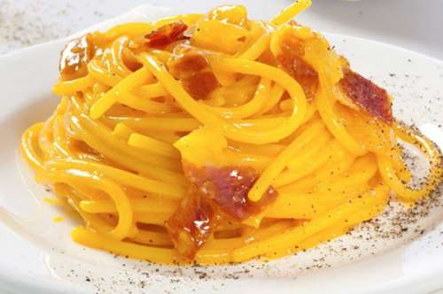 H αυθεντική συνταγή Spaghetti alla carbonara και οι εκδοχές της