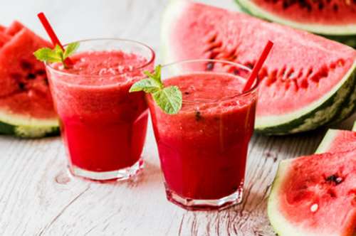 Στην κουζίνα με καρπούζι