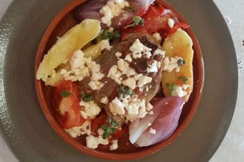 Φάβα με κρεμμύδια τηγανητά