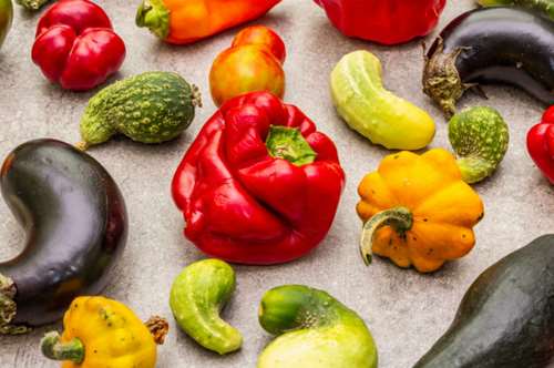 Τα «κακόσχημα» φρούτα και λαχανικά δεν είναι για πέταμα