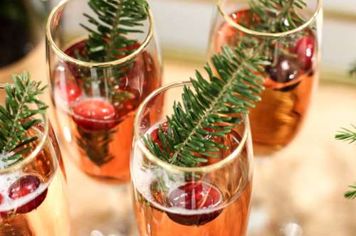 Έξι παραδοσιακά γιορτινά cocktails του κόσμου