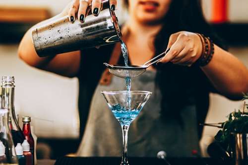 Εύκολα cocktails για το σπίτι