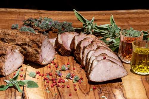 Μαρκουλάκης: Απάκι, λουκάνικα και κρέατα με κρητική σφραγίδα