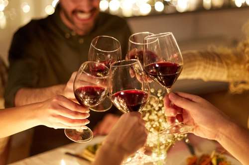 Τι κρασί πίνουμε στο γιορτινό τραπέζι;