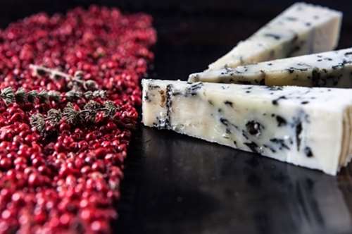 «KYANO»: Το ελληνικό «μπλε τυρί»