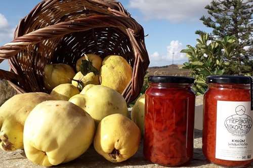 Γεύσεις Τήνου σε βαζάκι από το «Περιβόλι της Νικολέτας»