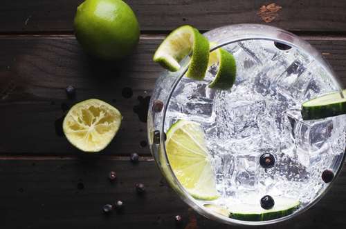 Gin: Το λευκό ποτό του καλοκαιριού