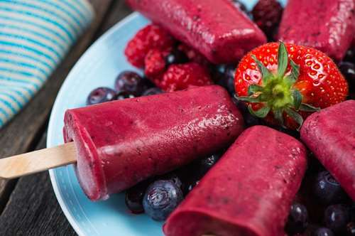 Φτιάχνουμε σορμπέ με γεύση καλοκαιρινών φρούτων