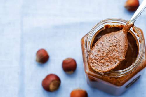 Η καλύτερη σπιτική vegan πραλίνα φουντουκιού