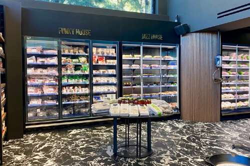 Drakoulis Dry&Raw, το κρεοπωλείο-deli-restaurant ήρθε Ψυχικό