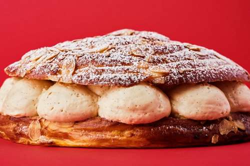 Αβγά-καλλιτεχνήματα, τσουρέκια και πανετόνε στα top ζαχαροπλαστεία της πόλης 