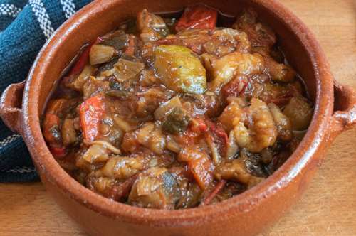 Κοκκινιστό με Κολοκυθάκια