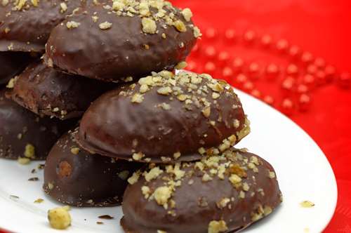 Σοκολατένια Μελομακάρονα με Αμύγδαλο