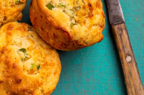 Μικρά Κέικ Καλαμποκιού με Τυρί Φέτα