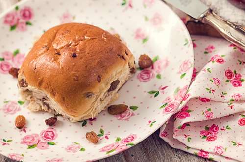 Γαλατοσταφιδόψωμα