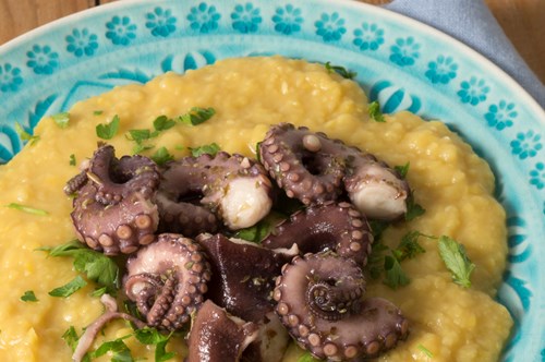 Χταπόδι Κρασάτο με Φάβα