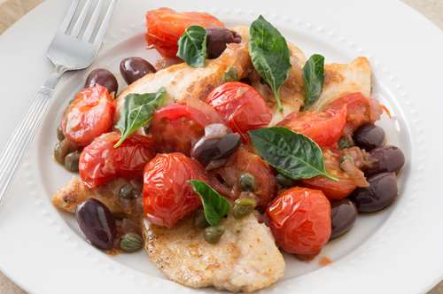 Πικάτα Κοτόπουλου με Ντοματίνια και Ελιές