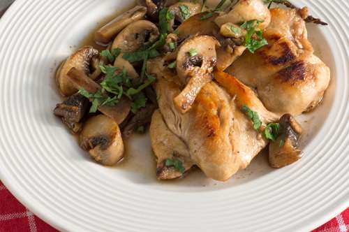 Κοτόπουλο με Κονιάκ και Μανιτάρια