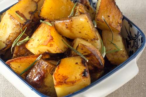 Ψητές Βουτυράτες Πατάτες με Μπαλσάμικο και Δεντρολίβανο