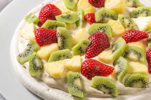 Πάβλοβα με Κρέμα Λεμονιού