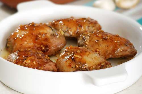 Κοπανάκια Κοτόπουλου με Σάλτσα Μπίρας και Μουστάρδας