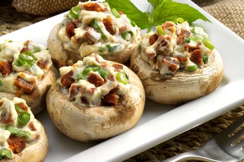 Μανιτάρια Γεμιστά με Κιμά και Τυρί