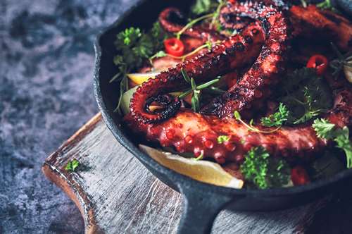 Χταπόδι με Ούζο και Ελιές