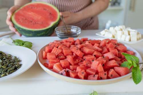 Καρπούζι με φέτα: Ταιριάζουν στ’ αλήθεια ή όχι;