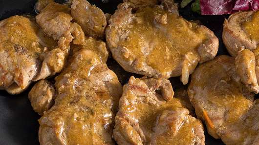 Χοιρινά Φιλετάκια με Μαύρη Μπίρα, Λεμόνι και Μέλι