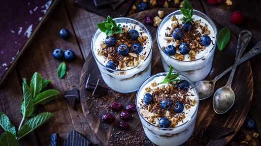 Δροσερή Κρέµα µε Γιαούρτι