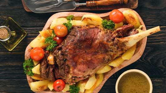 Κατσικάκι με Ντοματίνια