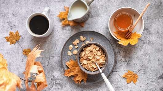 Φθινοπωρινά πρωινά: Θρεπτικές συνταγές με αρώματα και γεύσεις της εποχής