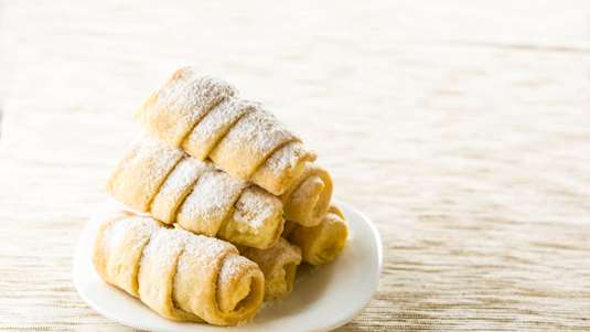 Εύκολα Γλυκά Ρολάκια