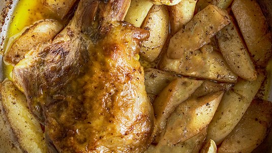 Αρνάκι στο Φούρνο με Πατάτες