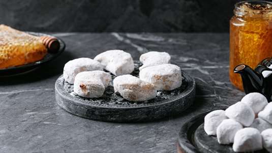 Κουραμπιέδες με Ούζο