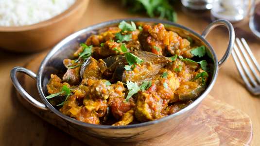 Χοιρινό στο Φούρνο με Μελιτζάνες και Πατάτες