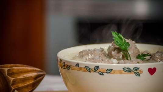 Γιουβαρλάκια Κατσαρόλας με Πατάτες